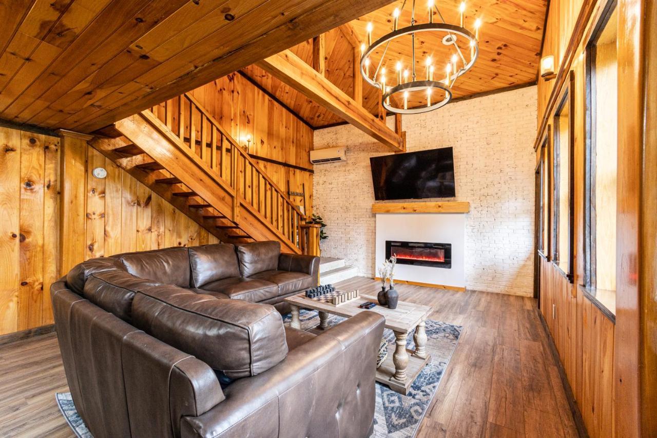 Fun Cabin With Hot Tub, Pool Table & Fire Pit - Big Blue Bryson City Exterior foto