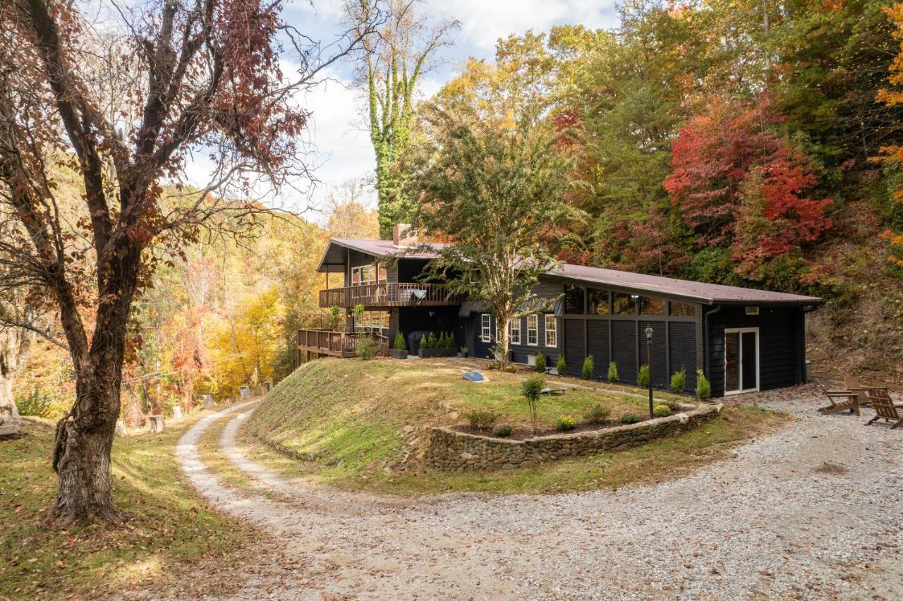 Fun Cabin With Hot Tub, Pool Table & Fire Pit - Big Blue Bryson City Exterior foto